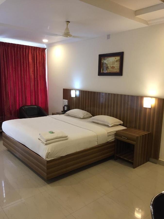 Hotel Green Park Suites Manipal Εξωτερικό φωτογραφία