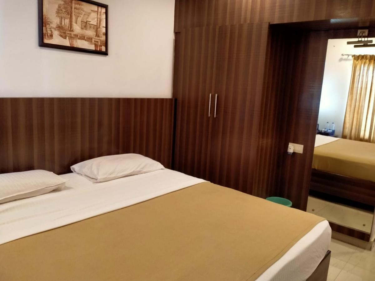 Hotel Green Park Suites Manipal Εξωτερικό φωτογραφία